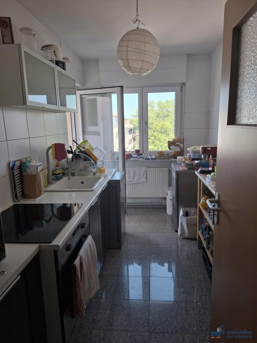 Wunderschöne 3-Zimmer-Wohnung mit Dachterrasse und Balkon in der KA-Oststadt
